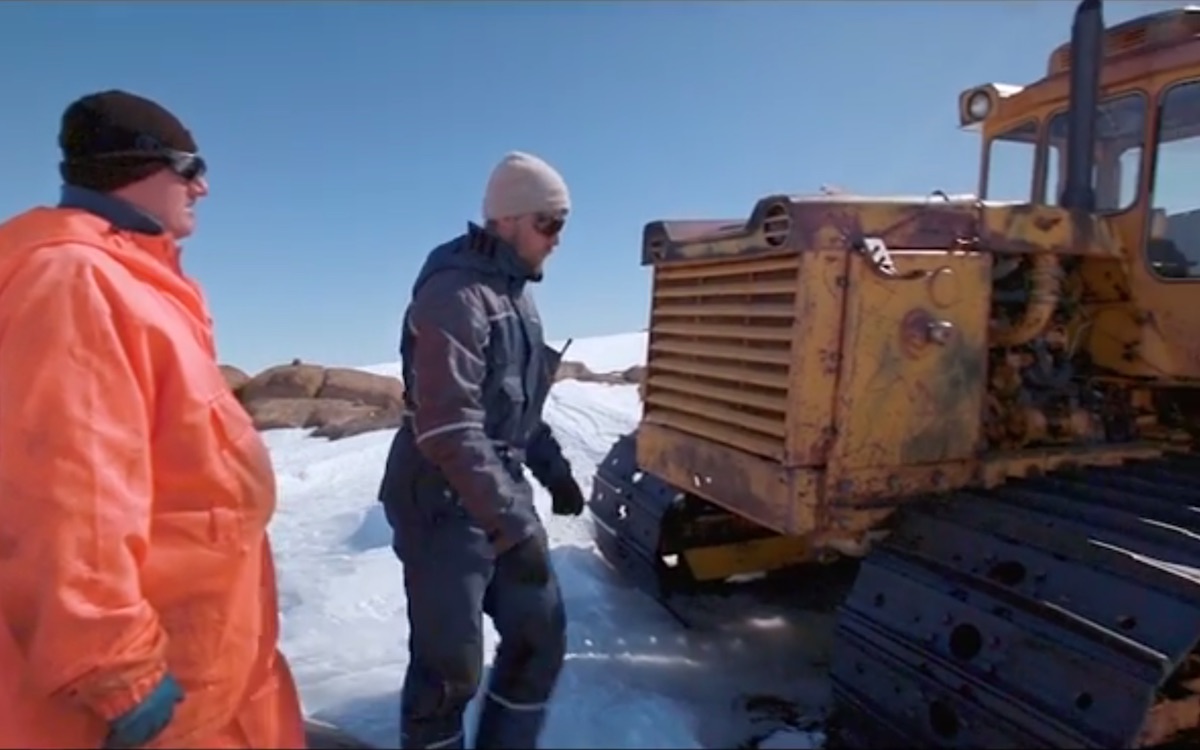 Кадр из фильма «Антарктида. На край света»