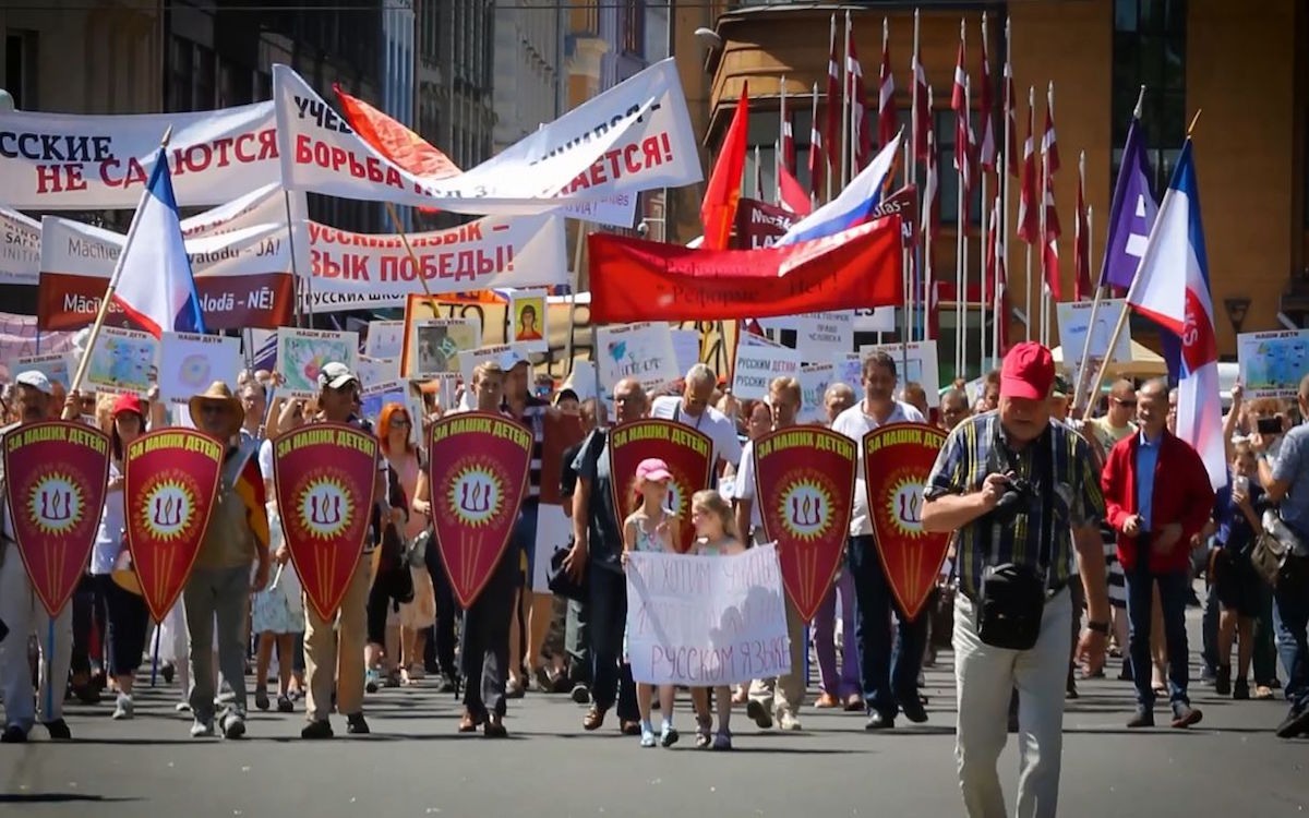 Кадр из фильма «Возвращение Чёрного Карлиса» Кадр из фильма «Возвращение Чёрного Карлиса»