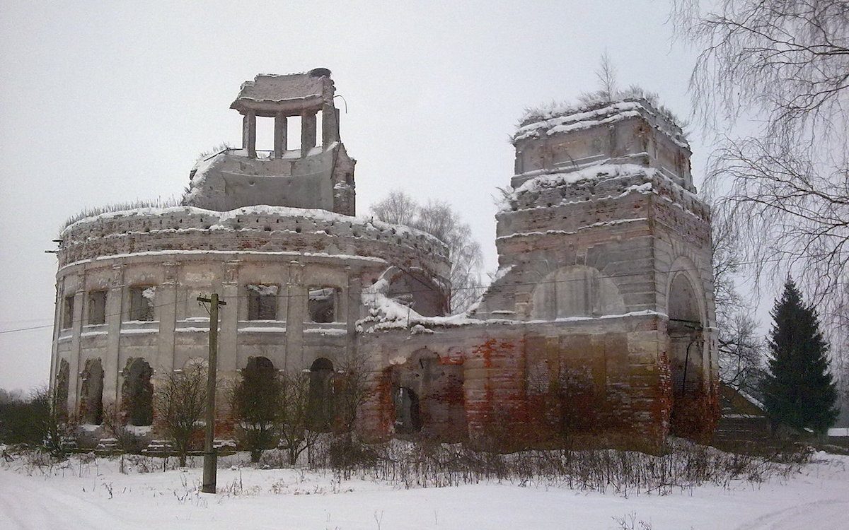 Покровский храм в деревне Черепово Смоленской области. Руины